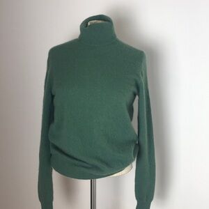 Cashmere Turtleneck Sweater From Bloomingdale’s Sz M NWOT
